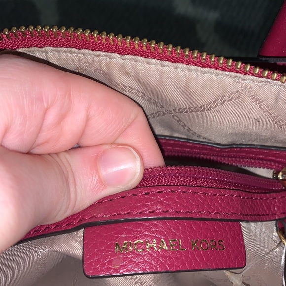 Micheal kors crossbody medium - Picture 6 of 8